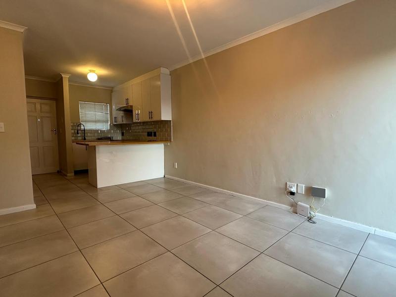 To Let 2 Bedroom Property for Rent in Oakglen Western Cape